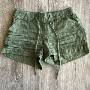 Old navy woman’s XS green shorts